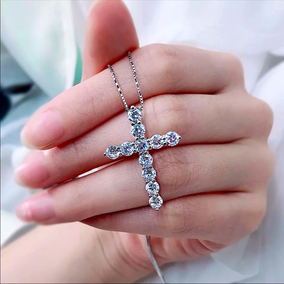 🌟Cross Sterling Silver Necklace - Picture 1 of 3